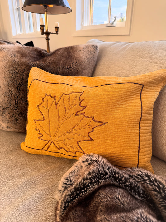 Maple leaf pillow (yellow) 15 x 20